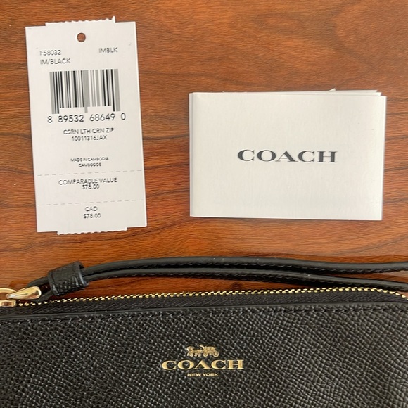 Coach Black Leather Wristlet Wallet Purse Card Holder with Gold Hardware - Picture 9 of 9